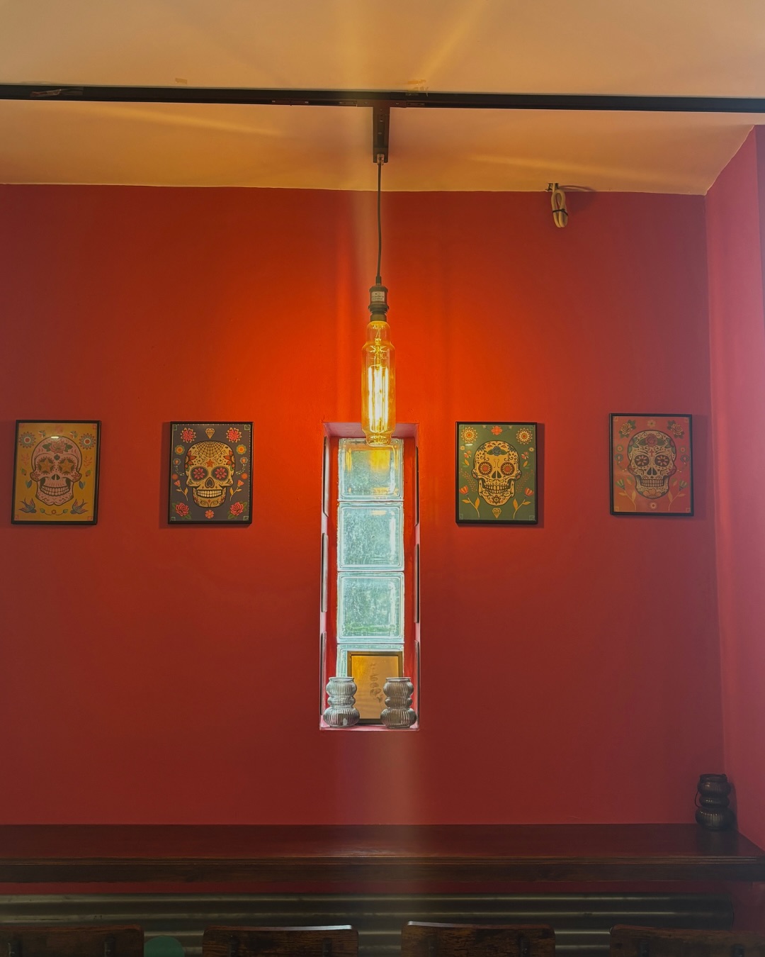 Baja Burrito Bar, Thurles 🔥🌯
If you are looking for big flavours, generous portions, and some of the best Mexican-inspired food in Thurles, Baja Burrito Bar is the place to be.
Located in the heart of Liberty Square, Baja has built a loyal following thanks to its fresh ingredients, packed burritos, loaded tacos, and friendly service. Whether you’re grabbing a quick lunch, fuelling up after work, or treating yourself at the weekend, there’s something on the menu for everyone 🌮🌯
Known for their welcoming atmosphere and excellent customer service, the team at Baja always goes the extra mile to make sure every visit is a great one. And if you’re struggling to choose, they’re always happy to help you find your perfect combination of flavours 🙌
As part of our Taste of Our Town campaign, we would like to say a huge thank you to Baja Burrito Bar for contributing a fantastic €50 voucher towards our giveaway 🎉
If you haven’t tried Baja yet, this summer is the perfect time to call in, discover your new favourite burrito, and support one of Thurles’ most popular independent food spots.
📍 Bridge House, Liberty Square, Thurles
